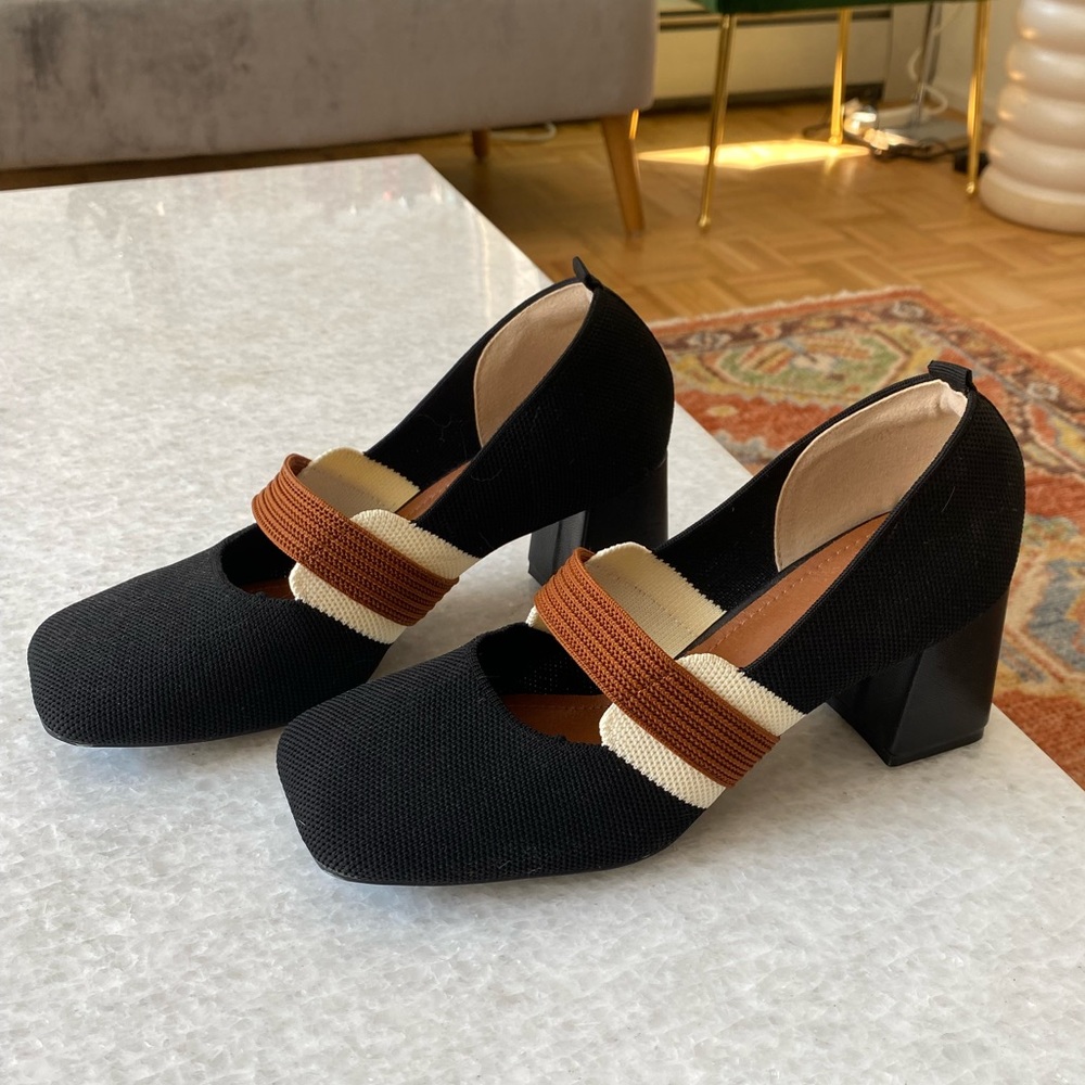 Never worn TIJN vintage looking cool girl heel. Perfect for a mini or denim
